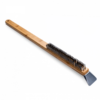 BROSSE MÉTALLIQUE AVEC MANCHE EN BOIS
